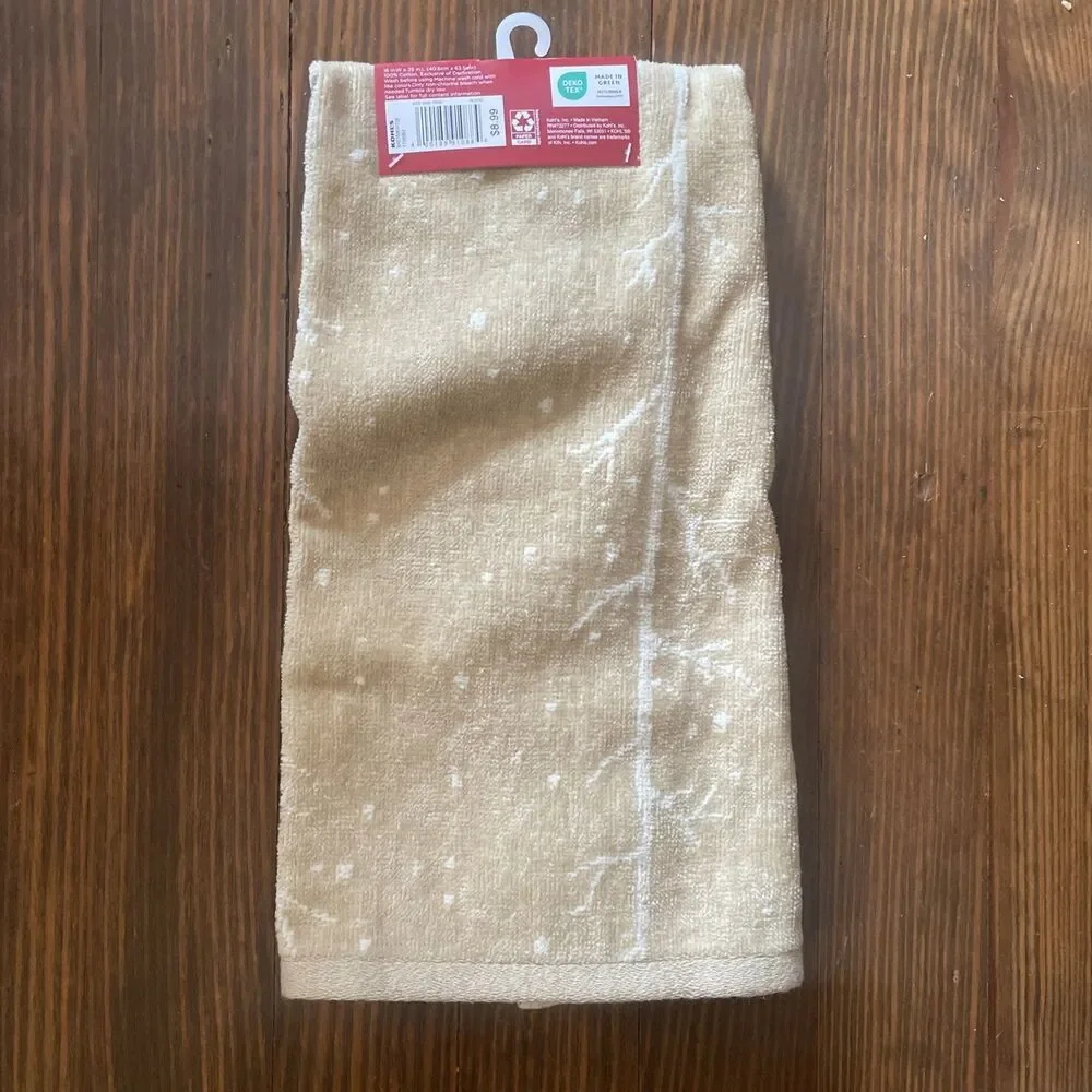 ST. NICHOLAS SQUARE HAND TOWEL (16